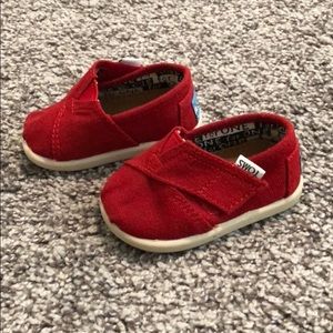Red infant Toms size 3